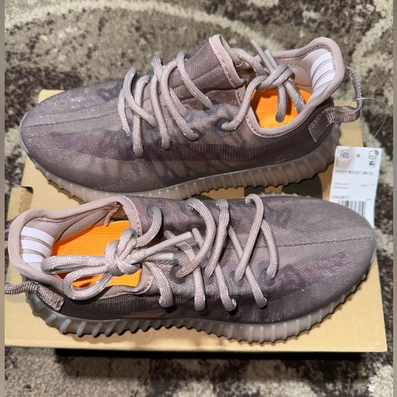 Yeezy boost 350 V2 Mono Mist - Picture 4 of 5